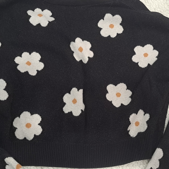 Sweater - Picture 5 of 8